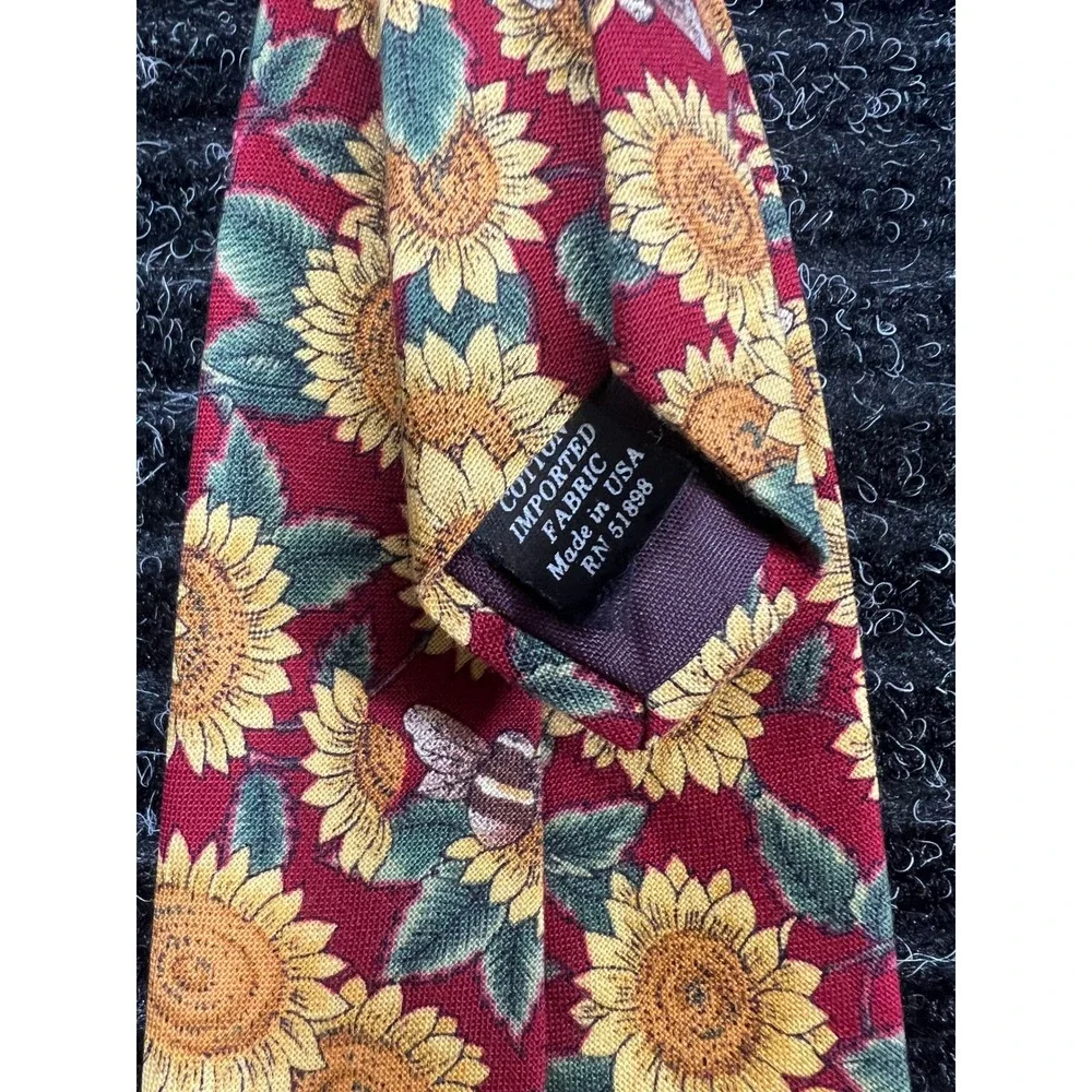 Tango by Max Raab Sunflower Print w Bees Burgundy Red Cotton USA Made‎